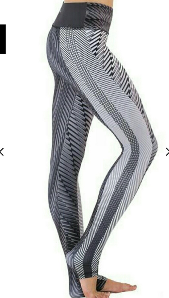 New Electric Yoga Modern legging